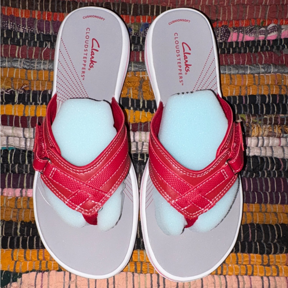 Clarks Cloud Steppers Flip Flops Breeze Sea Red
